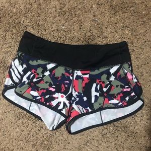 Lululemon shorts size 4